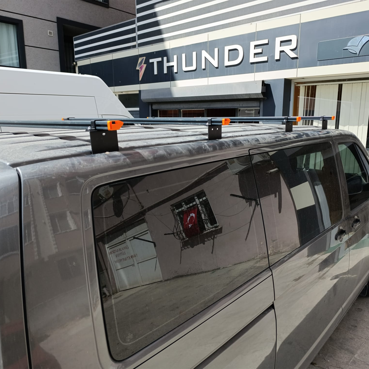 Volkswagen Transporter T7 2025 2026 Thunder Pro Seri Ağır Yük Taşıma Ara Atkı Tavan Barı